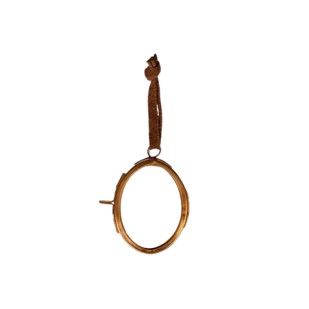 Oval Hanging Frame